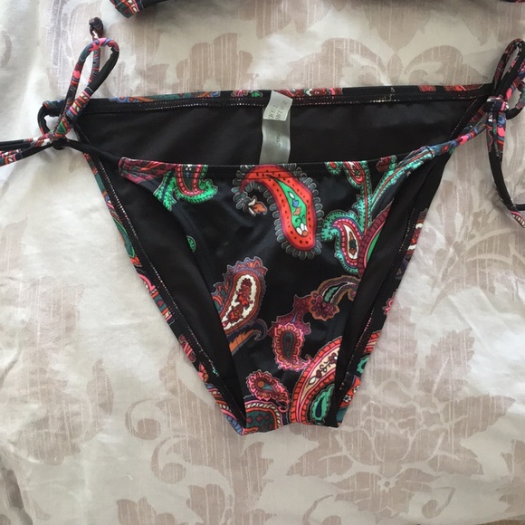 Victoria’s Secret Black Paisley Print Bikini - Picture 2 of 6
